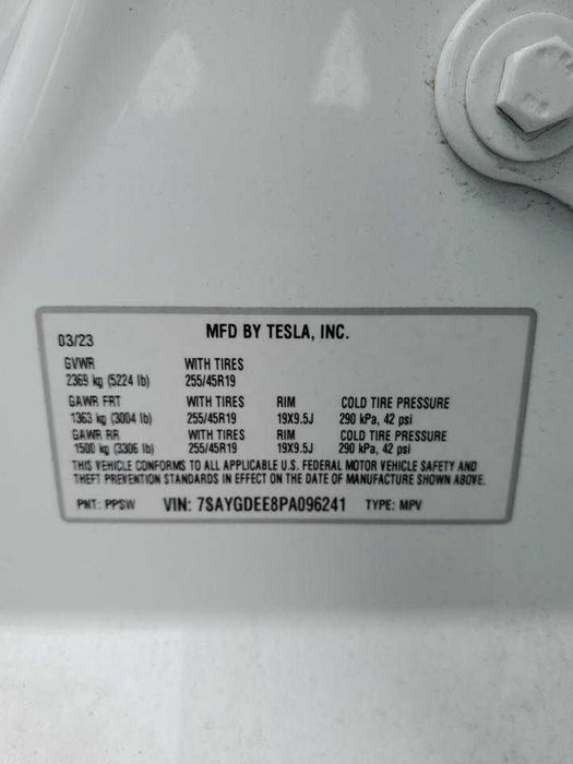Tesla Model Y 2023