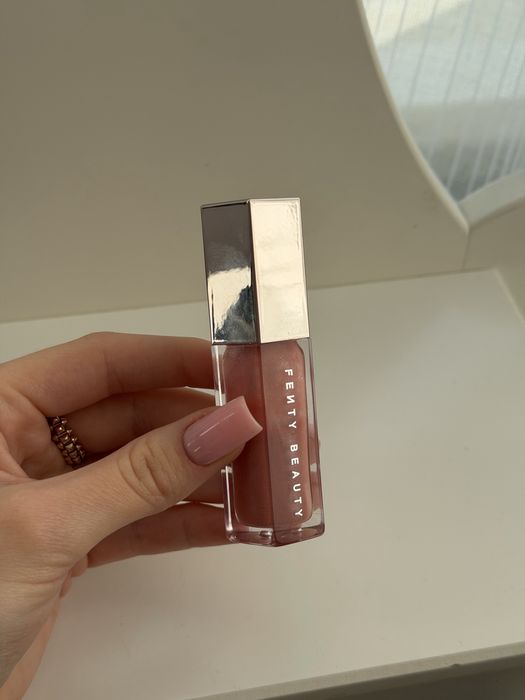 Блеск для губ Fenty Beauty Fussy оригинал