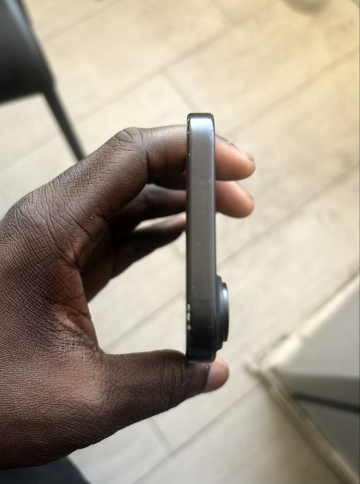 iPhone 16 Normal