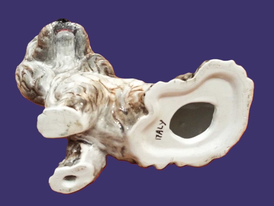 Porcelana duża figurka pies  sygnowana Włochy