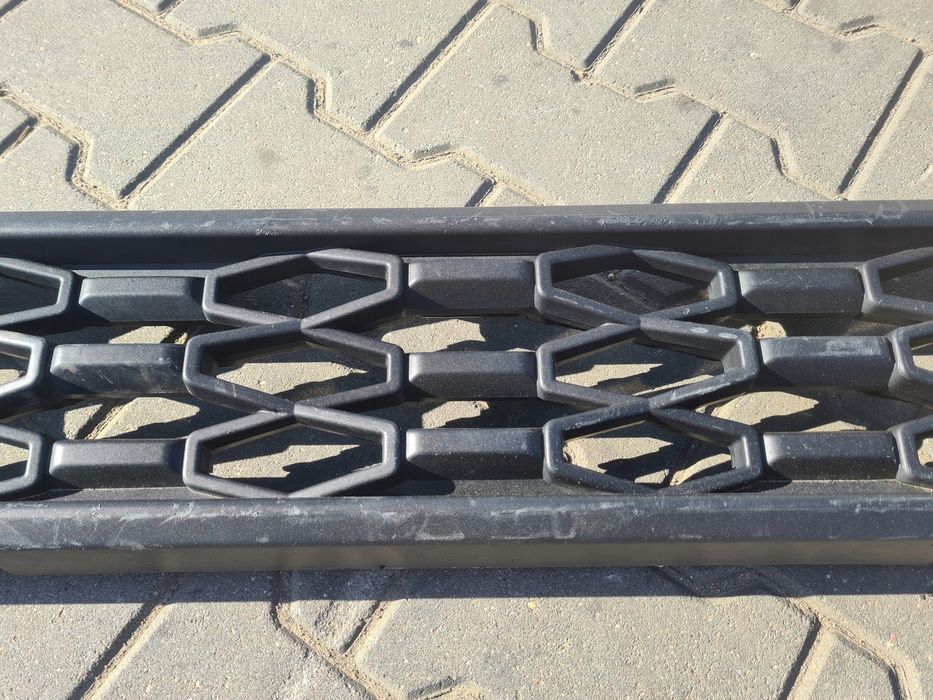 Atrapa stopień ławka Grill Kratka Renault Gama T Range Evo Lift
