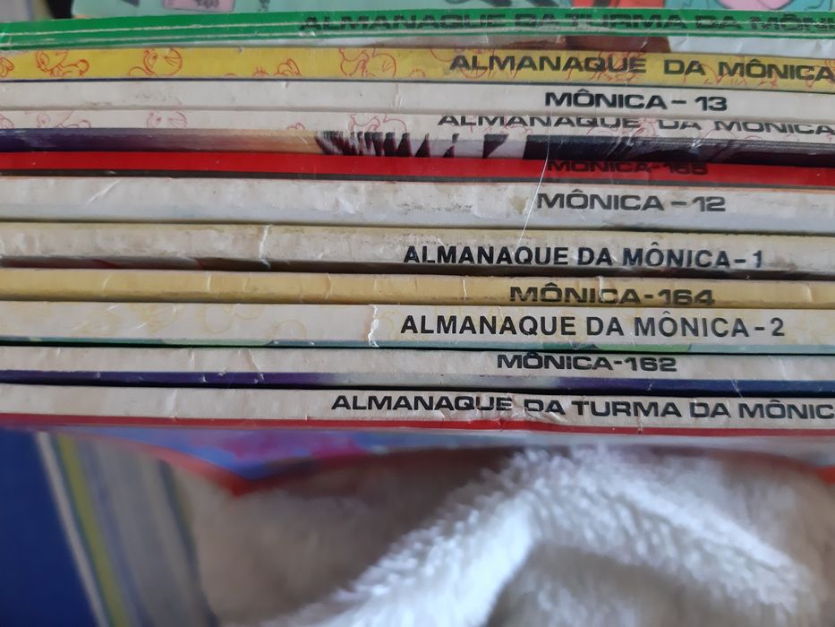 Livros antigos de banda desenhada
