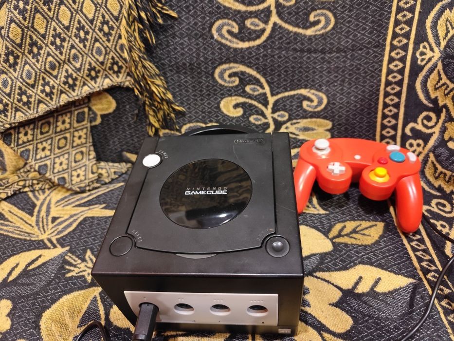 Nintendo Gamecube 90gier pad Cubeode karta 128gb SanDisk ultra