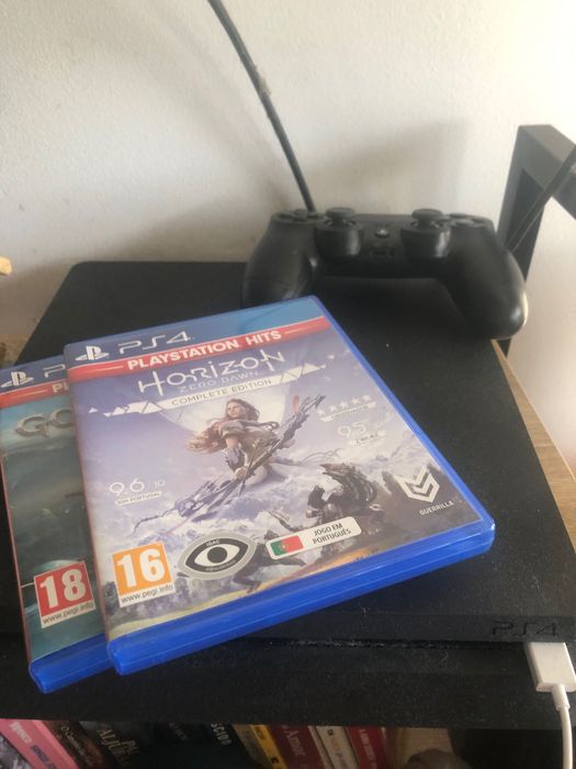 Vendo PlayStation4 nova