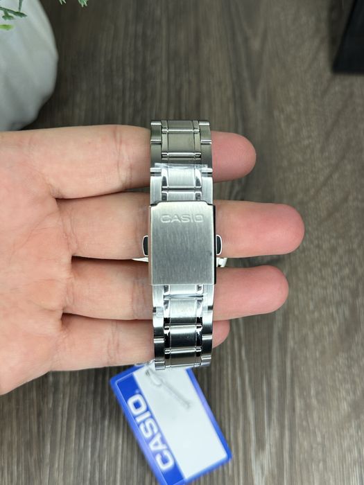 З гарантією / Новий оригінальний годинник Casio MTP-E510D