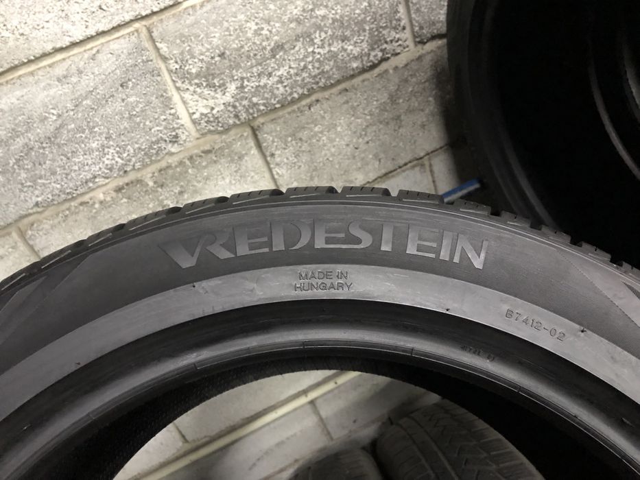 Всесезонні шини 215/50 R17 VREDESTEIN
