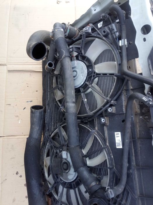 toyota AVENSIS T27  chłodnice wentylatory pas przód 1,6 2,0 ON 15-18