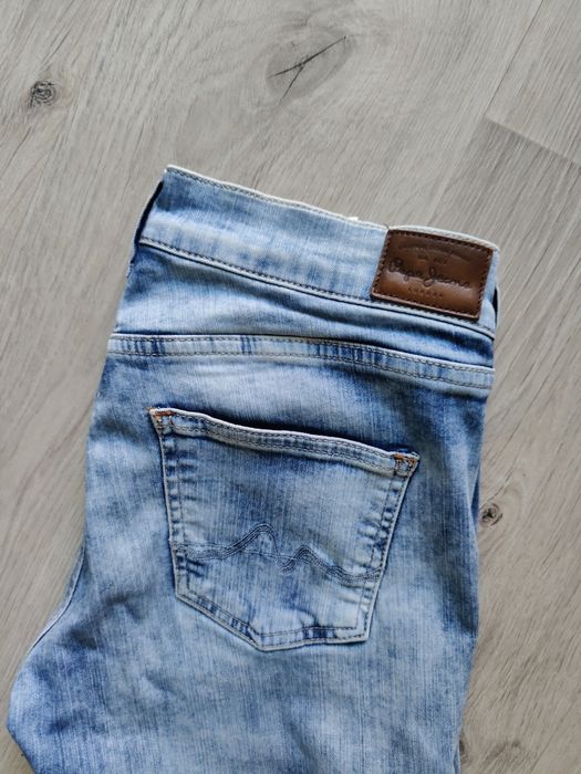 Spodnie jeansowe marki Pepe Jeans