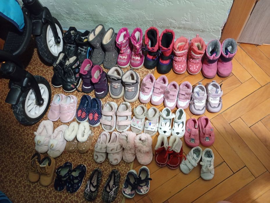 Взуття дитяче від 18 розміру до 25