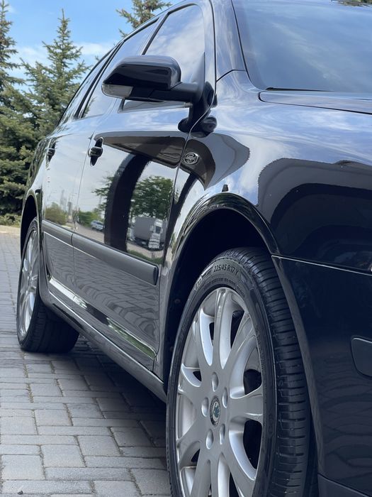 Skoda Octavia A5 2.0 бенз Автомат Laurin Klement