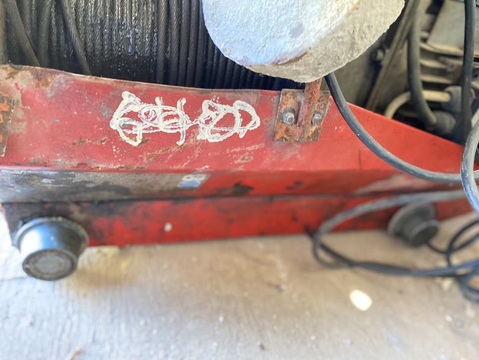 Guincho de 300kg + portico + rampa + cabo de aço