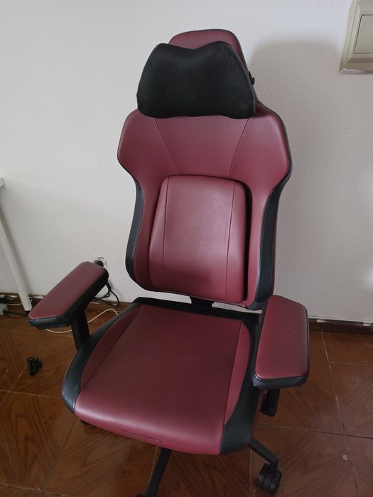 Cadeira gaming thunderx3 como nova tem 1 mes de uso