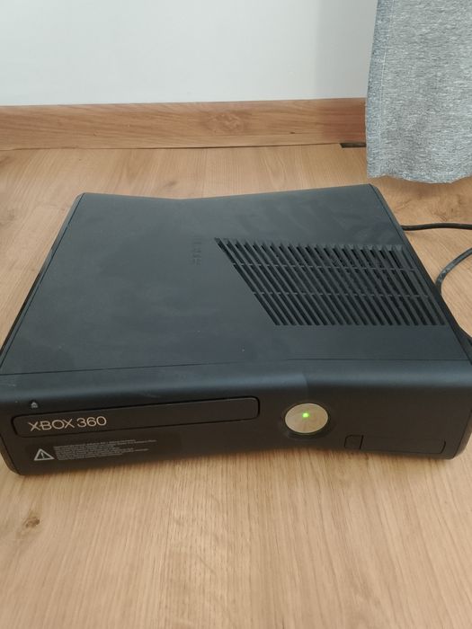 Konsola xbox 360 wraz z kinect