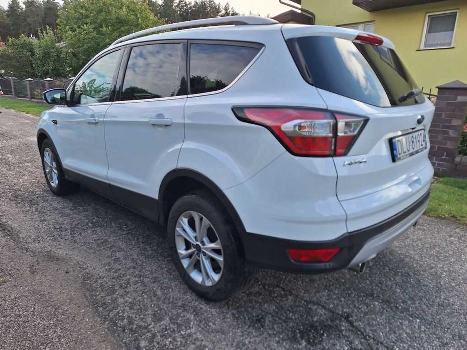 Samochod ford kuga
