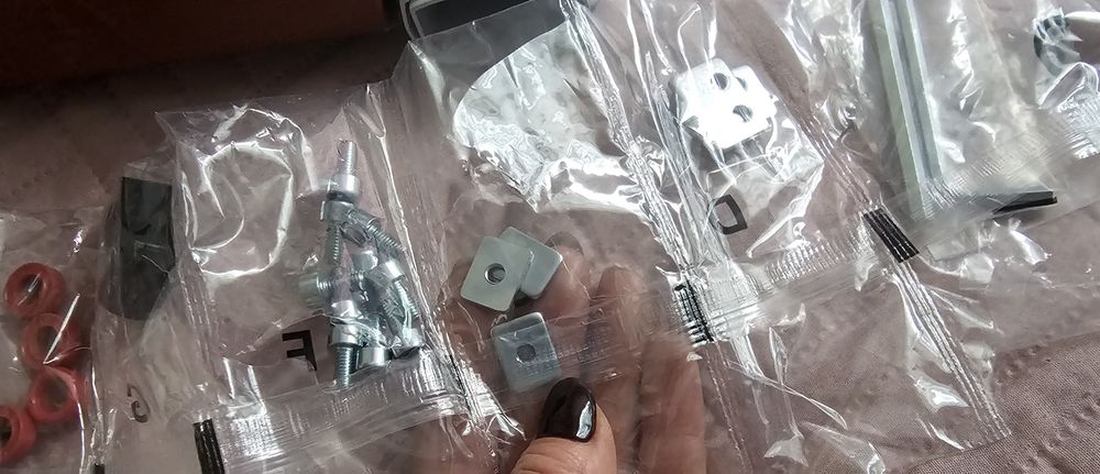 Uchwyt do projektora  Suptek Biały