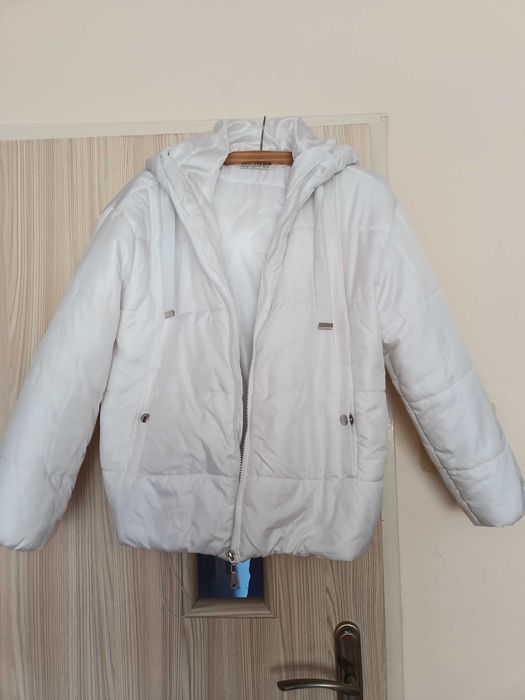 Kurtka lekka biała