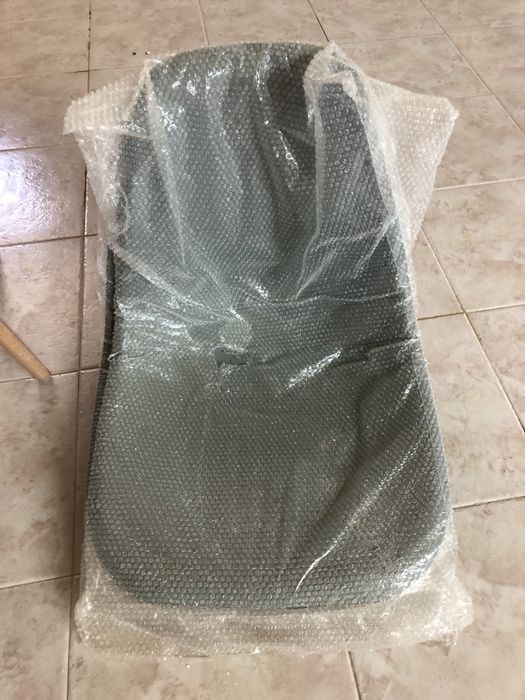 Cadeiras novas (por montar)