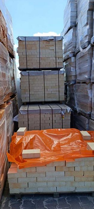 Цегла шамотна пічна вогнетривка Ша 5 та Ша 8 а також інші
