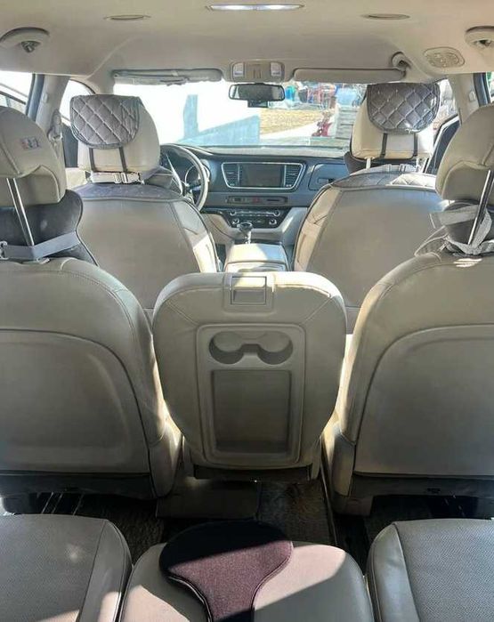 Kia Carnival 2.2 CRDi  2015 рік 9 місць