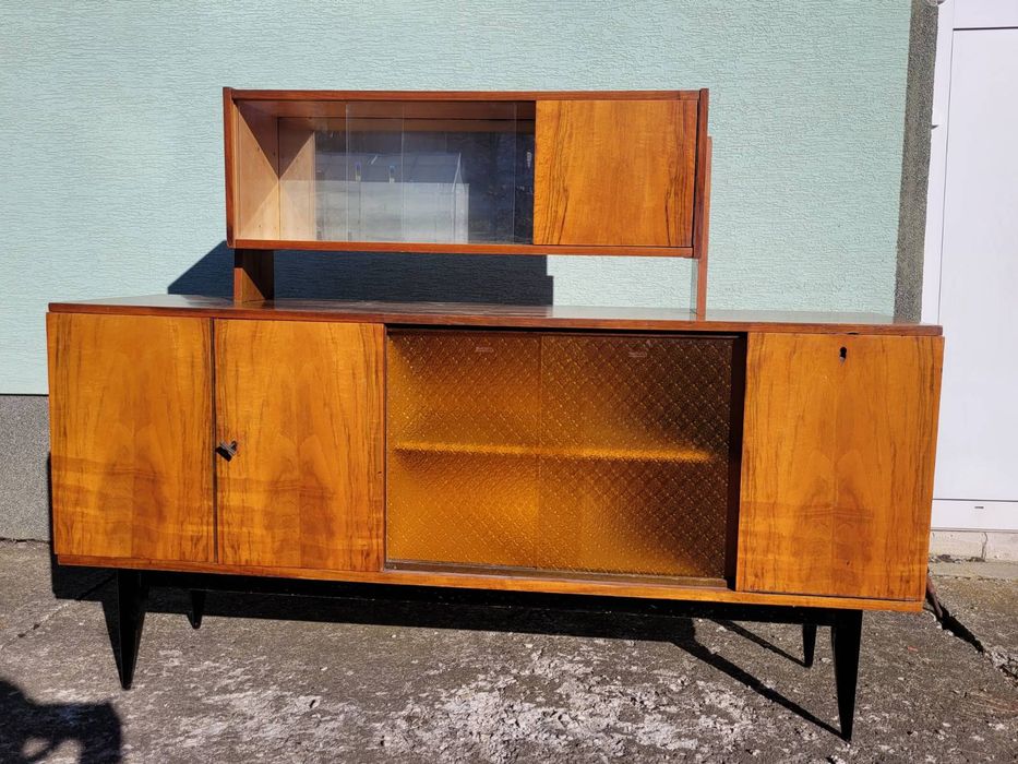 Kredens z lat 70-tych
