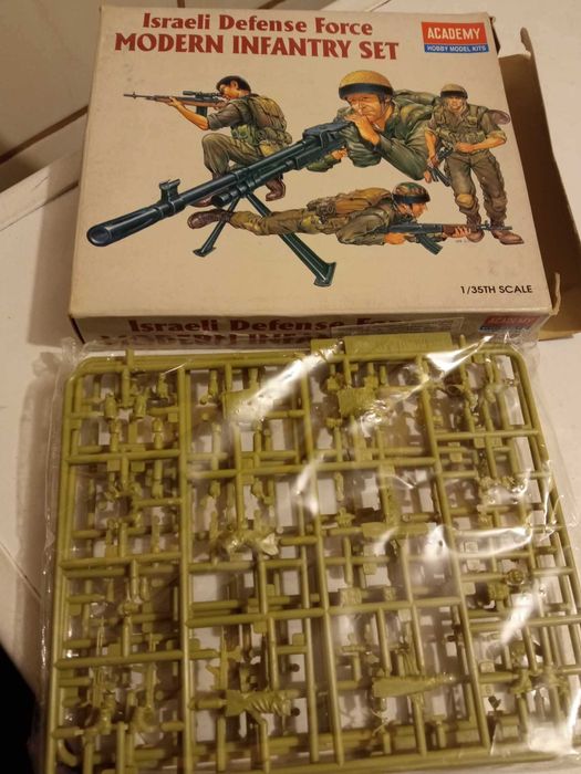 Modele do sklejania: Figurki 1:35
