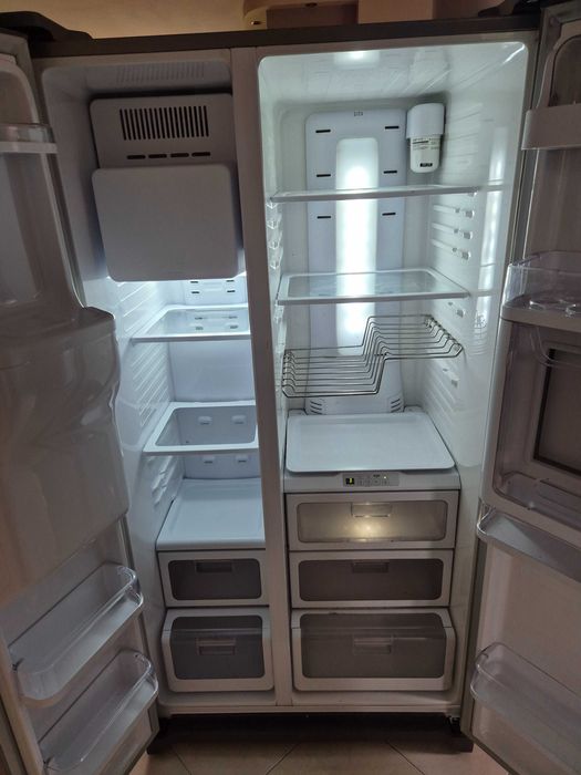 Lodówka Samsung Side by Side w całości lub na części
