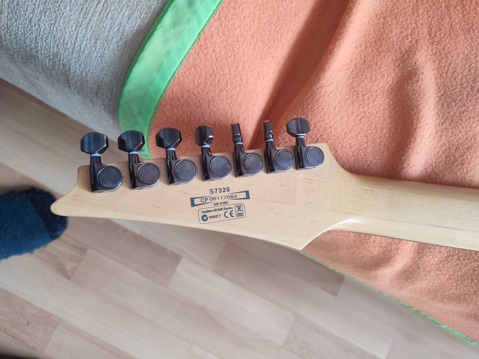 Gitara elektryczna Ibanez S7320 - siedem strun