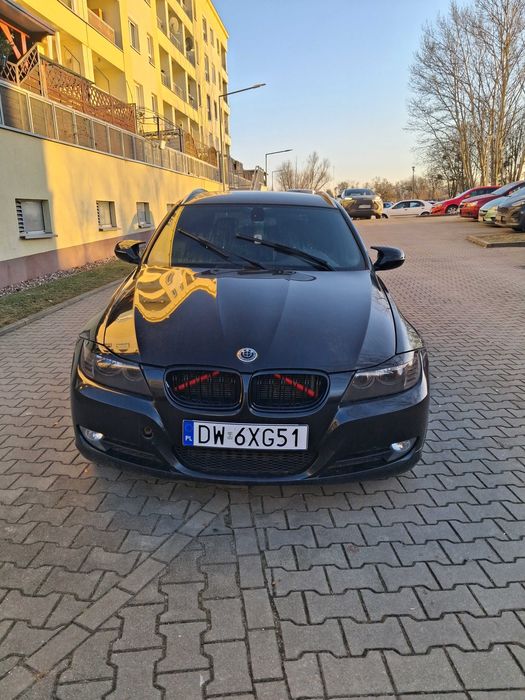 BMW E91 318d 2012 Uszkodzony
