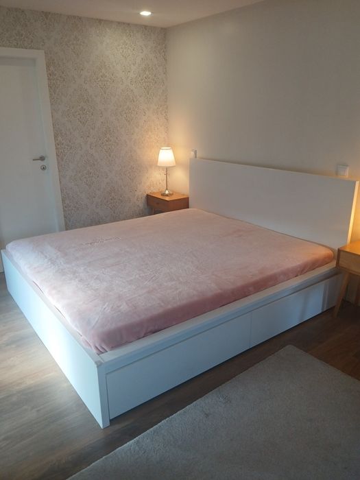 Cama MALM king size com gavetões