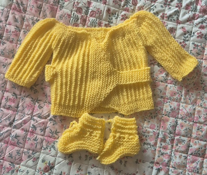 Casaco de malha feito a mão com carapins