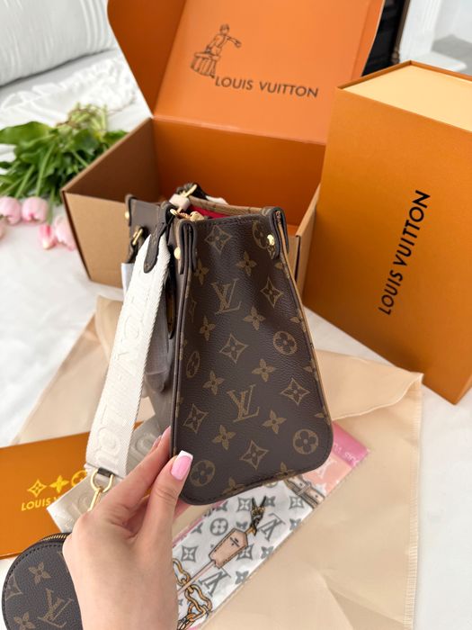 Сумка Louis Vuitton Onthego PM Brown