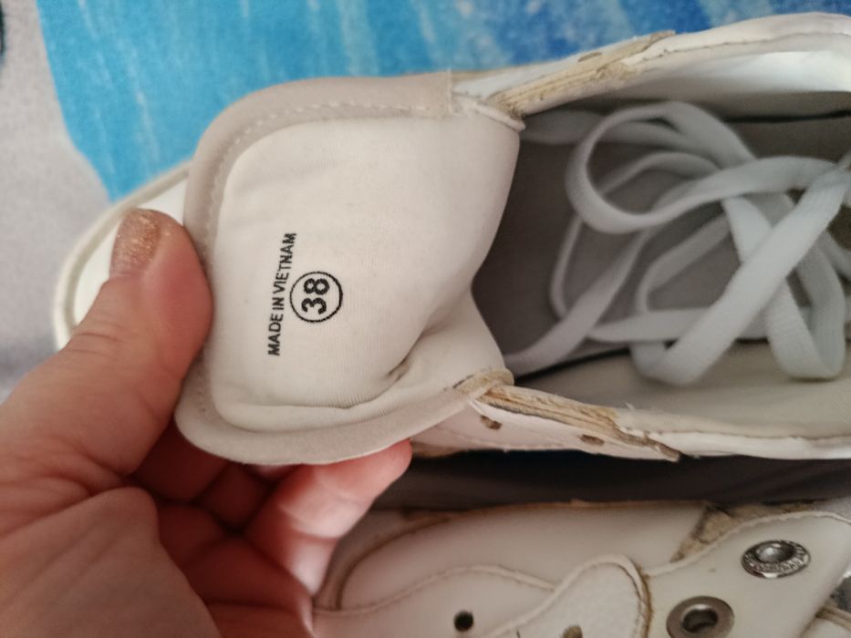 Кросівки жіночі білі