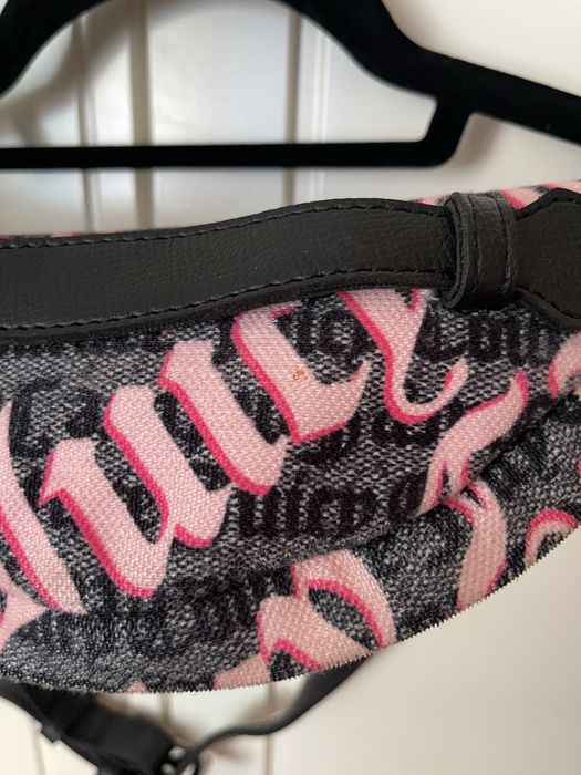 Nerka z różowymi napisami Juicy Couture