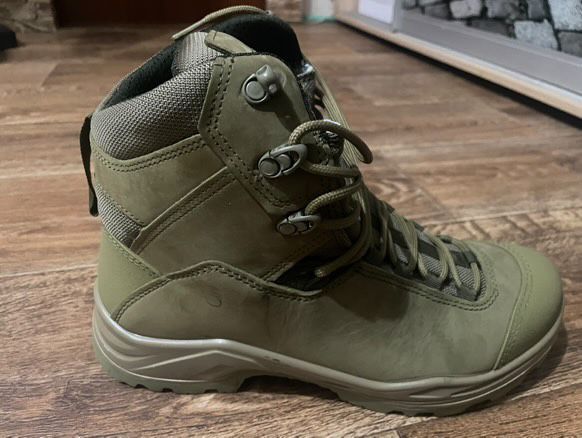 Продам берцы новые