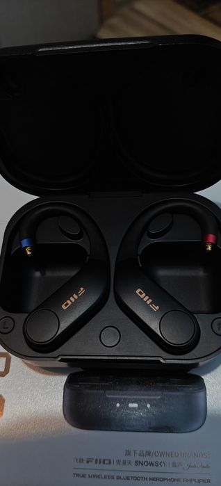 Бездротові навушники