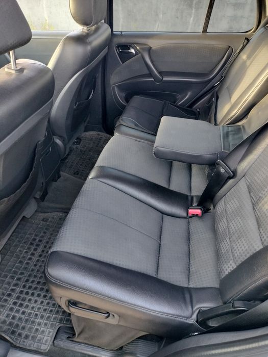 Mercedes ML270 .