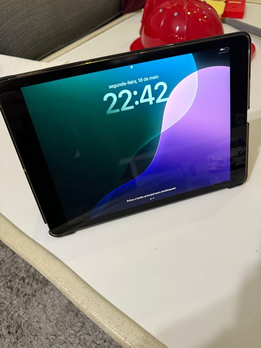iPad + Case + Stylus492194420658677761