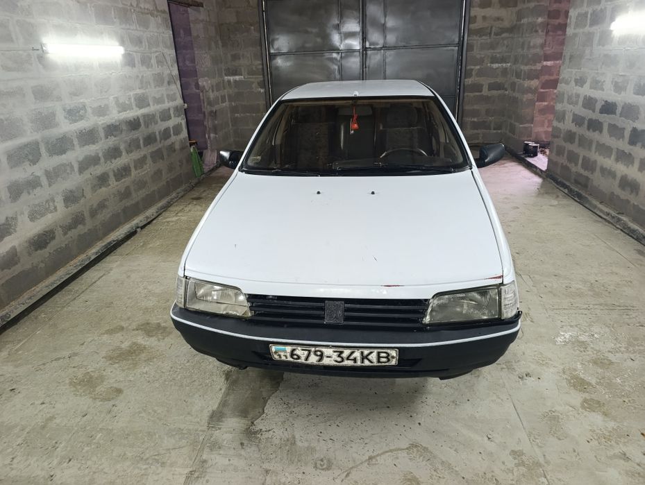 Peugeot  405.     .