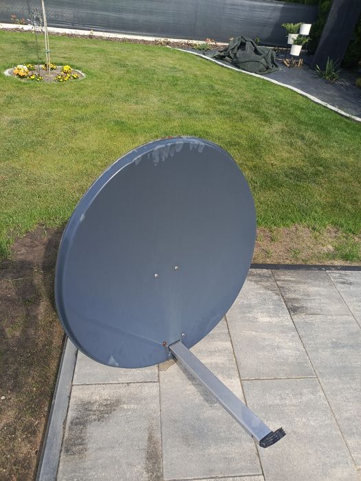 Antena satelitarna