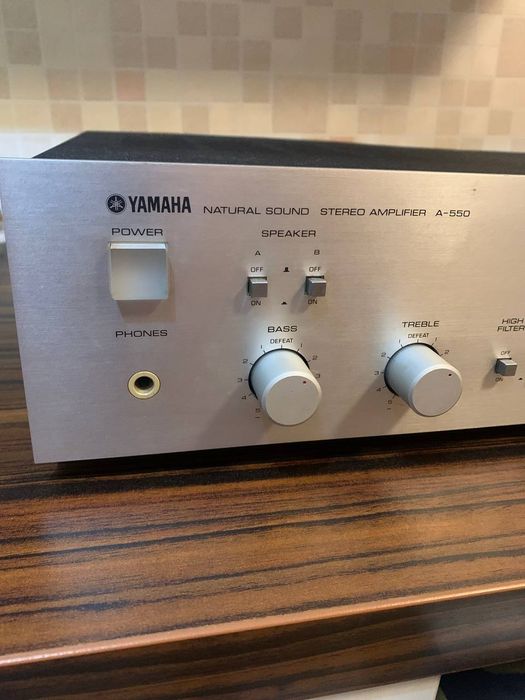 Продам усилитель Yamaha A-550. В защите. Цена с учётом ремонта.