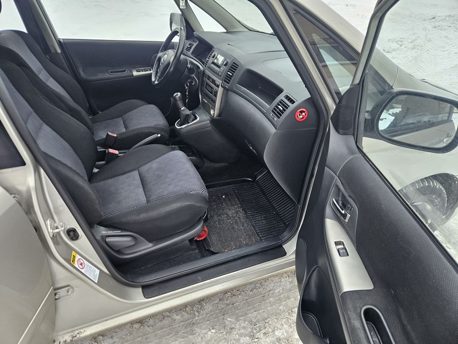 Toyota Corolla Verso 2002 рік 2.0 дизель для військових