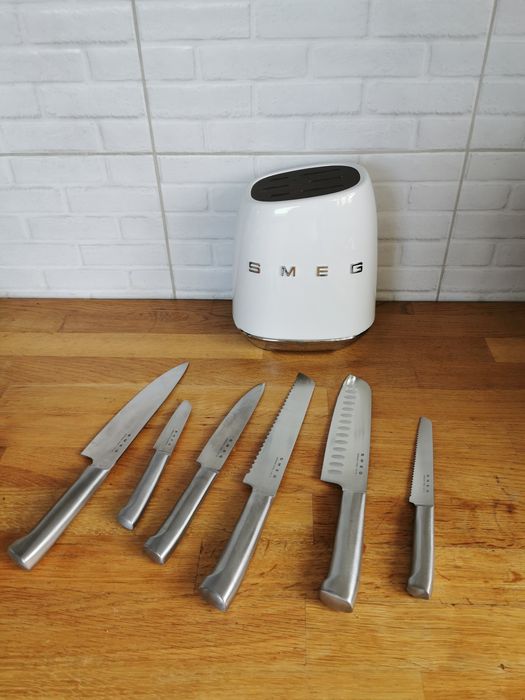 Smeg biały stojak na noże 6 noży kuchennych