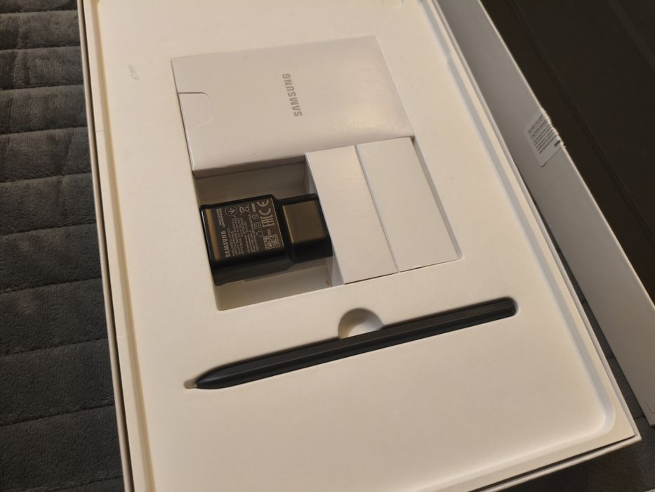 Troco/Vendo Samsung Tab S7 FE 128gb com caixa e acessórios!