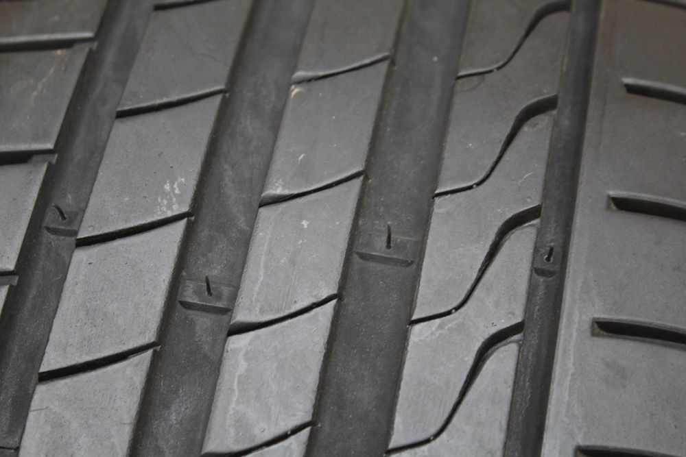 225 35 R19 Imperial Ecosport 2