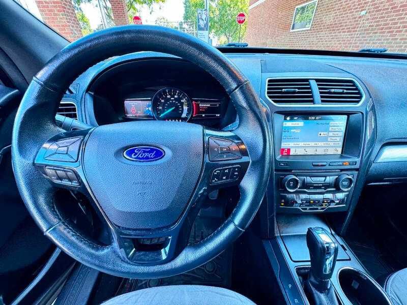 2017 Ford Explorer