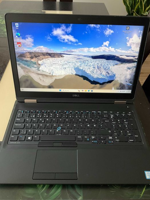 Laptop 15,6" DELL Latitude E5570,  RAM 8DB, SSD 128GB. Bateria 100%