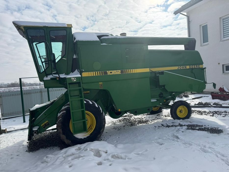 Комбайн свіжопригнаний John Deere 1052
