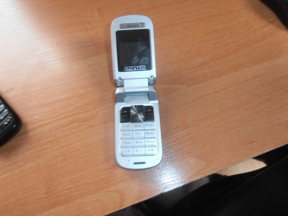 Stary telefon komórkowy