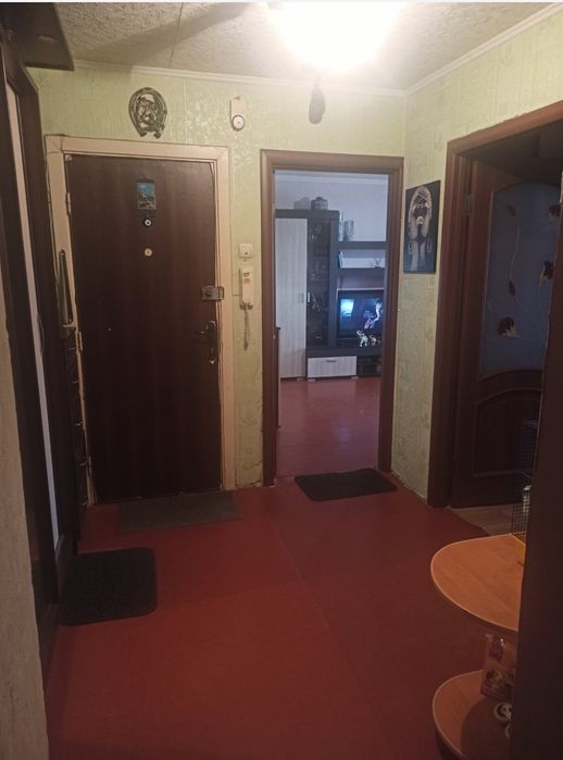 Продам 2 кімнати в трикімнатній. Терміново!