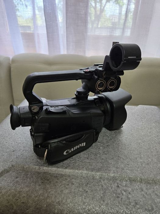 Камера Canon XA60